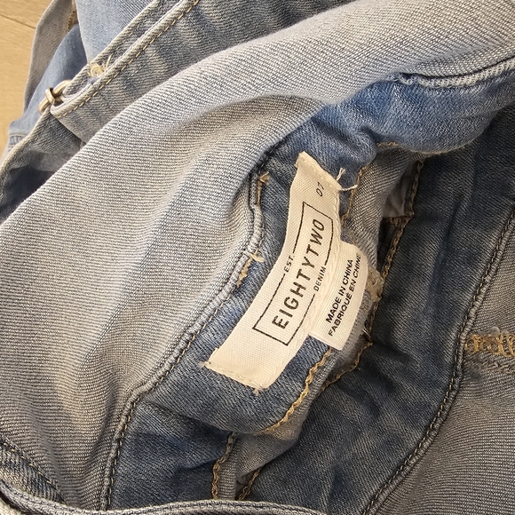 Light Blue Wash Denim Overalls Shorts - Picture 3 of 3